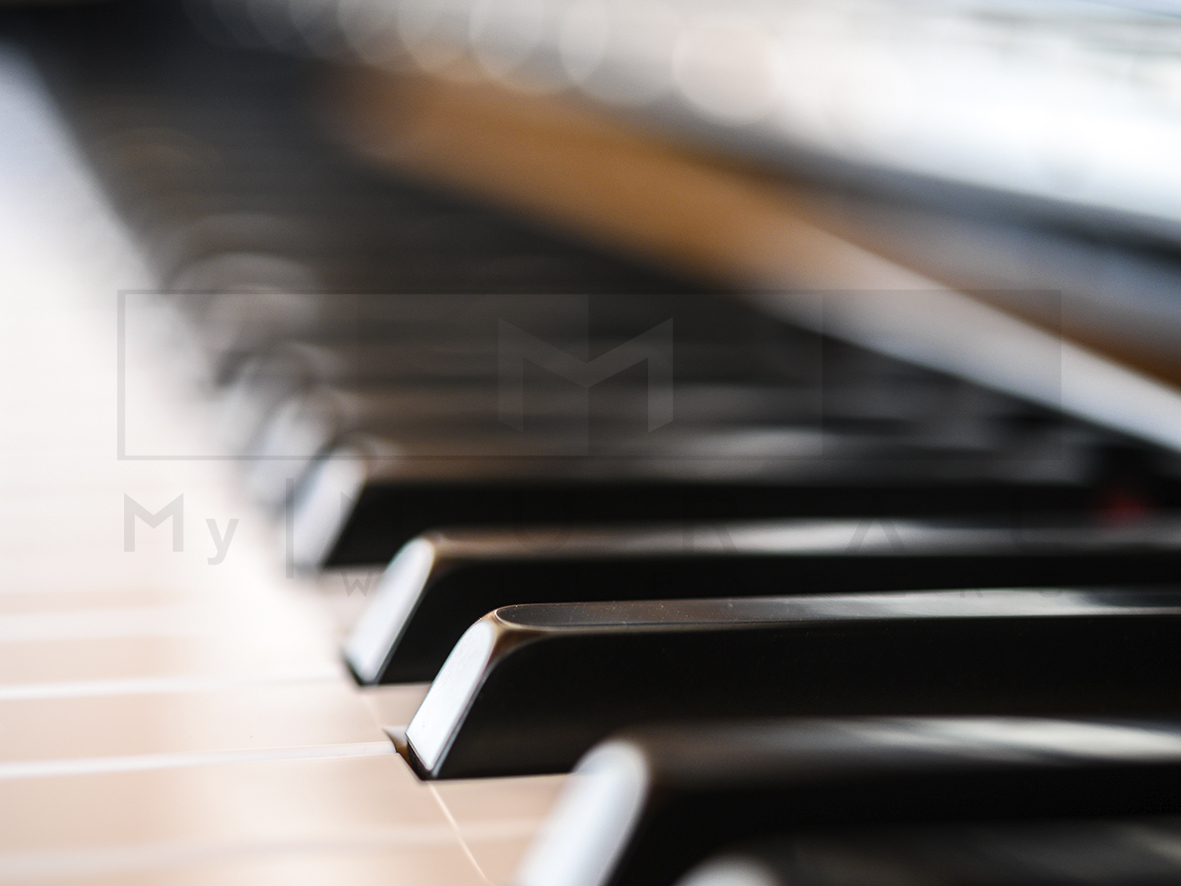20200240___Closeup_Of_a_Piano_Keyboard__1592304218_0